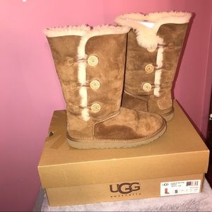 Chestnut k Bailey button triplet ugh boots